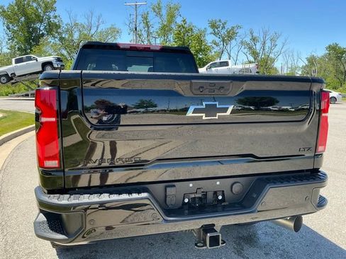 Used 2025 Chevrolet Silverado 2500 LTZ w/ Trail Boss Package AWD/4WD image 10