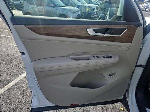 New 2026 Volkswagen Atlas SE image 12