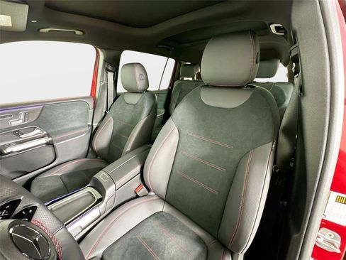 Used 2026 Mercedes-Benz GLB 250 4MATIC image 26