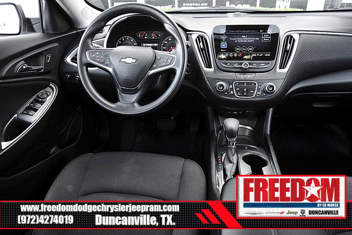 Used 2025 Chevrolet Malibu LT FWD image 17
