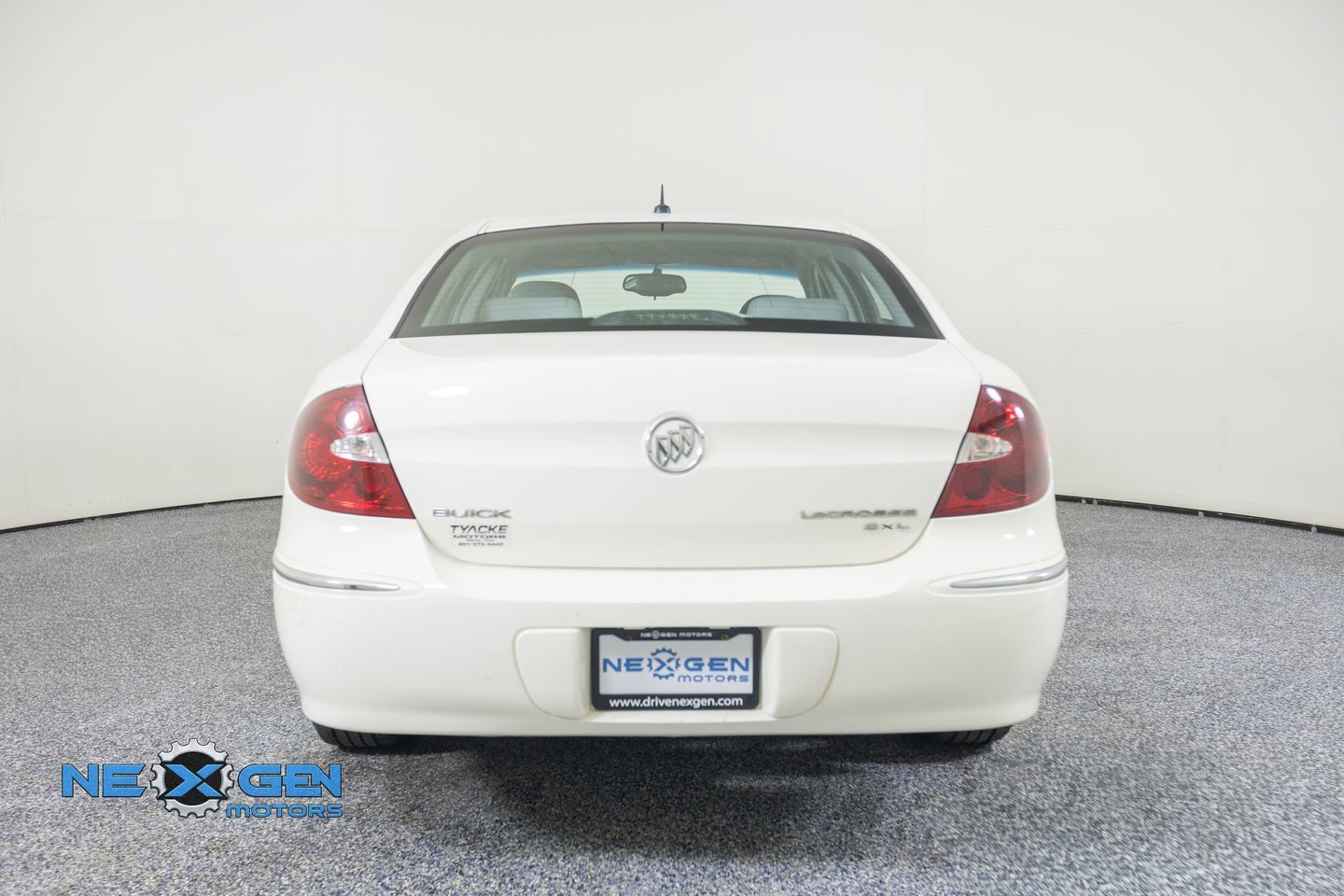 Used 2006 Buick LaCrosse CXL w/ Chrome Appearance Package FWD image 7