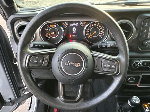 Used 2020 Jeep Wrangler Sport image 11