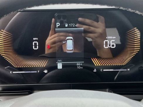 New 2027 Kia Carnival LX FWD image 12