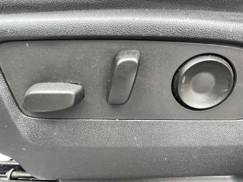 Certified 2022 GMC Sierra 1500 SLT w/ SLT Convenience Package image 27