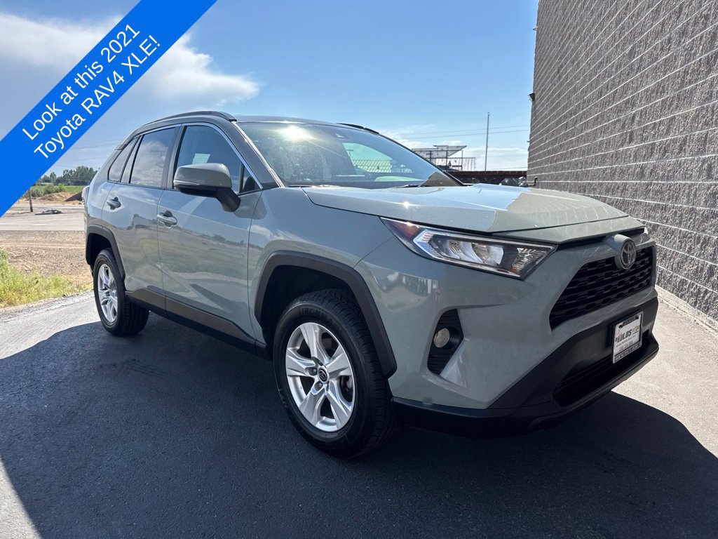 Used 2021 Toyota RAV4 XLE AWD/4WD image 3