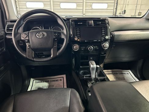 Used 2021 Toyota 4Runner TRD Off-Road Premium w/ Moonroof Package AWD/4WD image 4