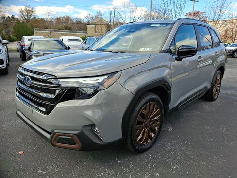 Used 2025 Subaru Forester Sport image 3