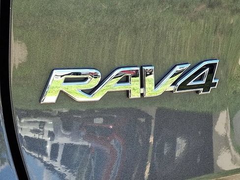 Certified 2025 Toyota RAV4 LE AWD/4WD image 29