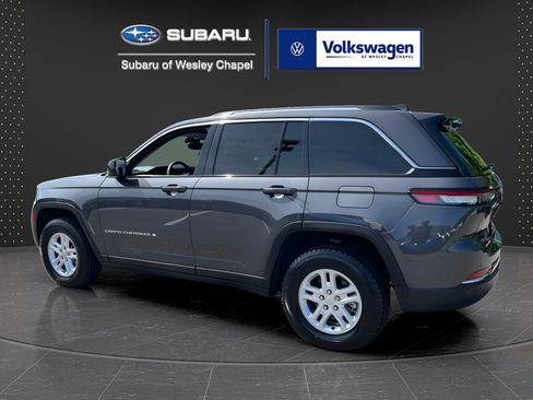 Used 2023 Jeep Grand Cherokee Laredo AWD/4WD image 6
