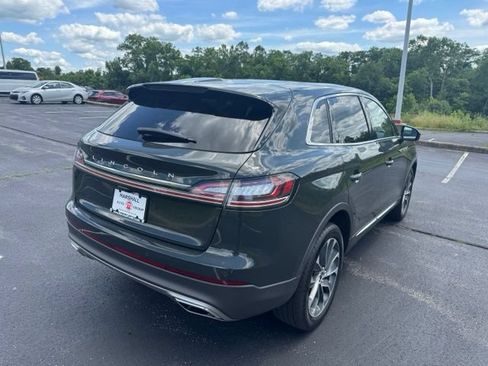 Used 2022 Lincoln Nautilus Reserve AWD/4WD image 3