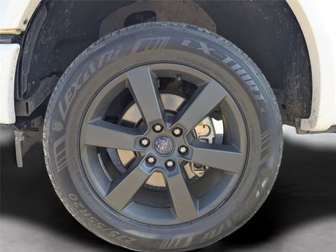 Used 2017 Ford F150 Lariat image 10