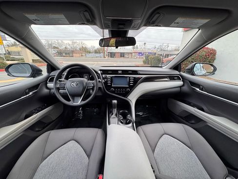 Used 2019 Toyota Camry LE image 18