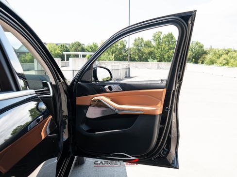 Used 2019 BMW X7 xDrive40i w/ Cold Weather Package image 46