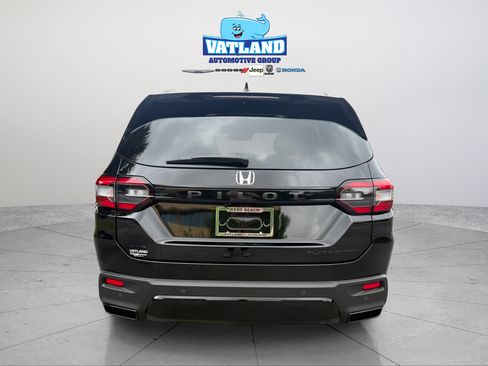 New 2026 Honda Pilot Black Edition image 4