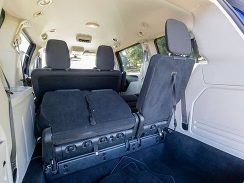 Used 2018 Dodge Grand Caravan SE w/ UConnect Hands-Free Group FWD image 9