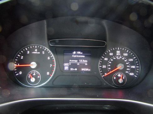 Used 2019 Kia Sorento FWD image 14