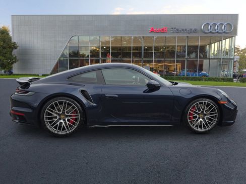 Used 2021 Porsche 911 Turbo image 3