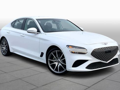 Used 2023 Genesis G70 2.0T image 4