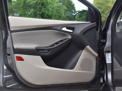 Used 2014 Ford Focus SE image 8