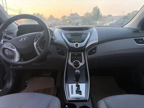 Used 2013 Hyundai Elantra GLS w/ Preferred Pkg FWD image 5