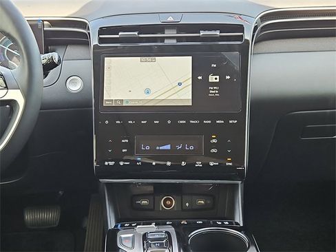 Used 2024 Hyundai Tucson Limited image 20