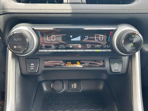 Certified 2025 Toyota RAV4 XLE AWD/4WD image 29