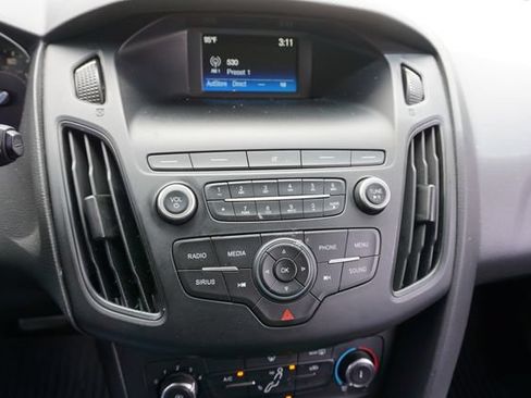 Used 2018 Ford Focus SE w/ Interior Protection Package FWD image 4