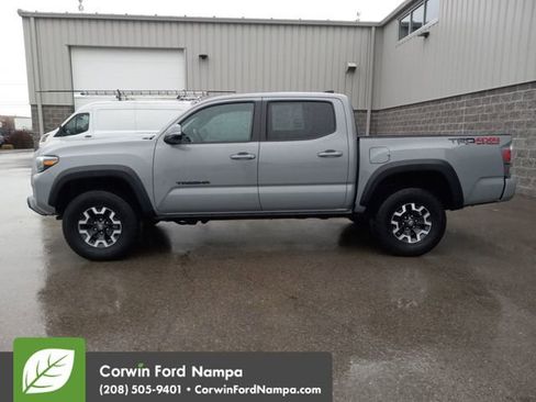 Used 2021 Toyota Tacoma TRD Off-Road image 6
