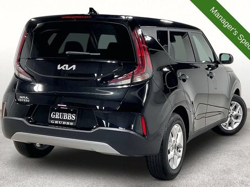 Used 2025 Kia Soul LX w/ LX Technology Package FWD image 2
