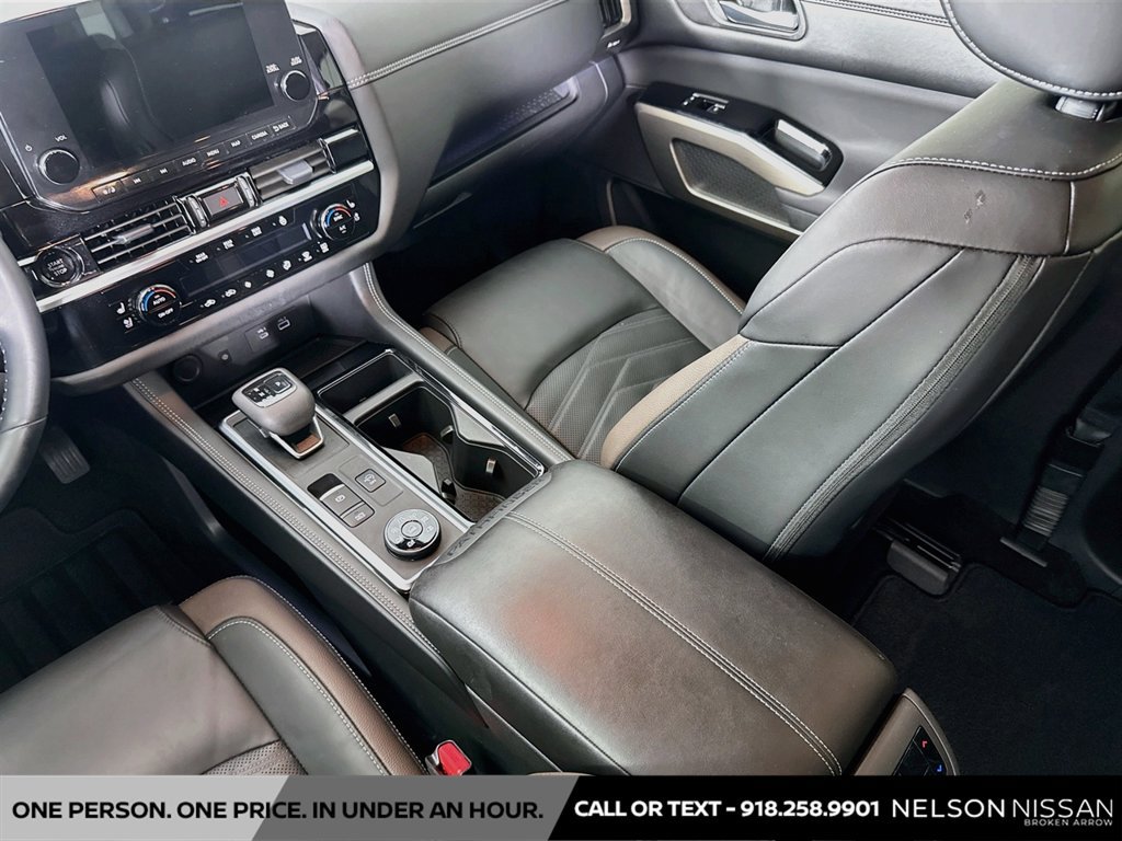 Certified 2025 Nissan Pathfinder Platinum w/ Black Appearance Package AWD/4WD image 25