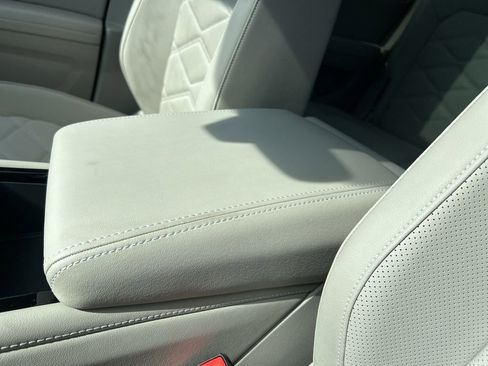 New 2026 Volkswagen Atlas SE image 38