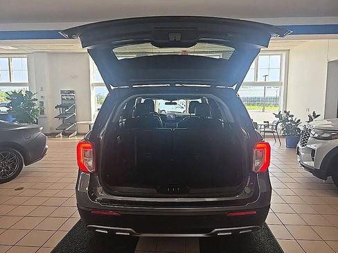 Used 2021 Ford Explorer XLT w/ Equipment Group 202A AWD/4WD image 28