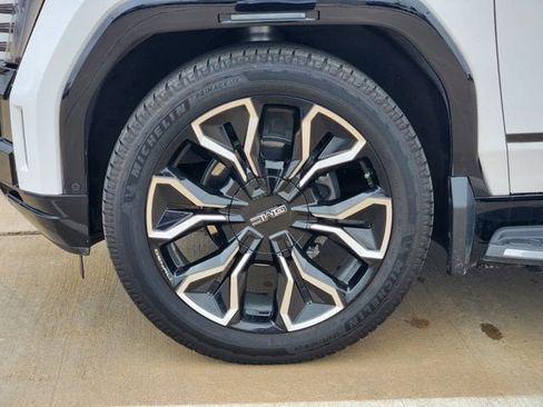 New 2025 GMC Sierra EV Denali AWD/4WD image 10