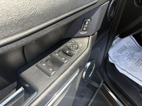 Used 2019 Ford Expedition XLT w/ Equipment Group 201A AWD/4WD image 12