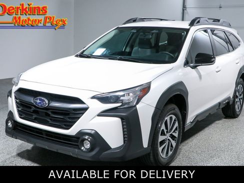 Used 2023 Subaru Outback Premium AWD/4WD image 1