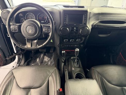 Used 2018 Jeep Wrangler Unlimited Rubicon image 12