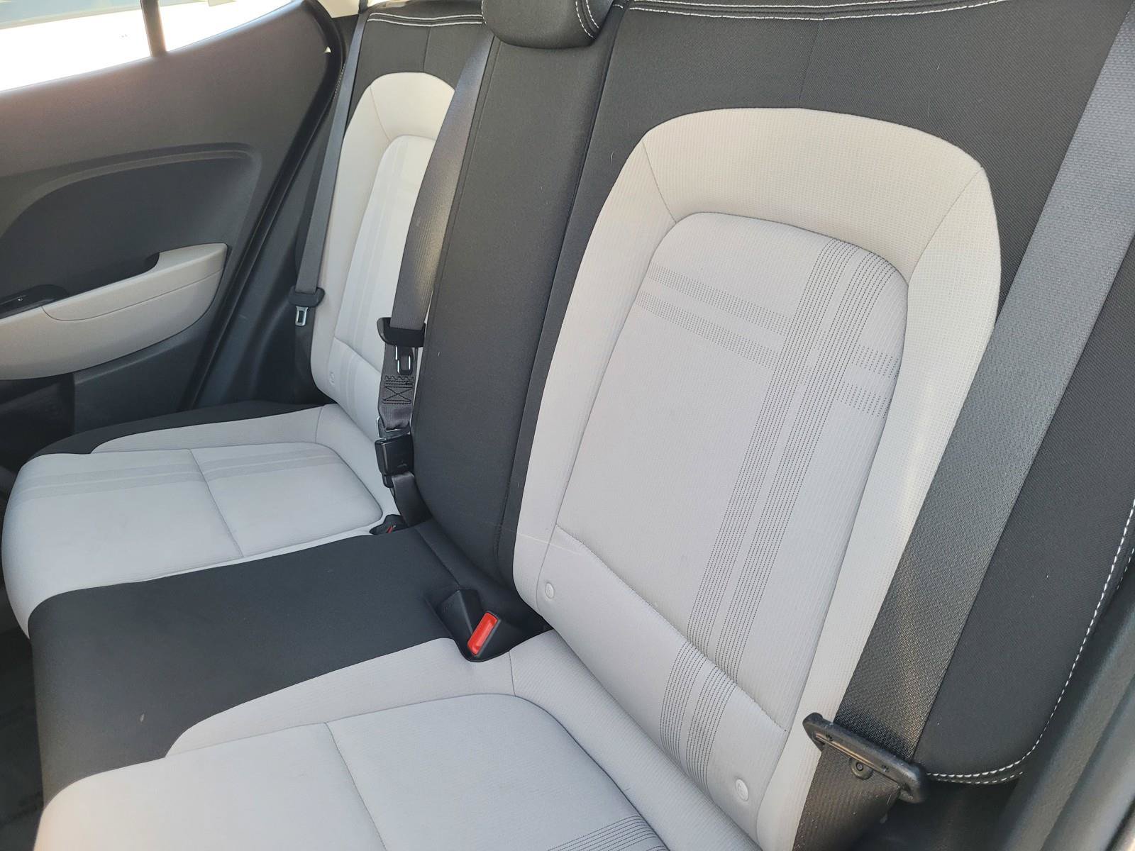 Used 2023 Hyundai Venue SEL FWD image 14