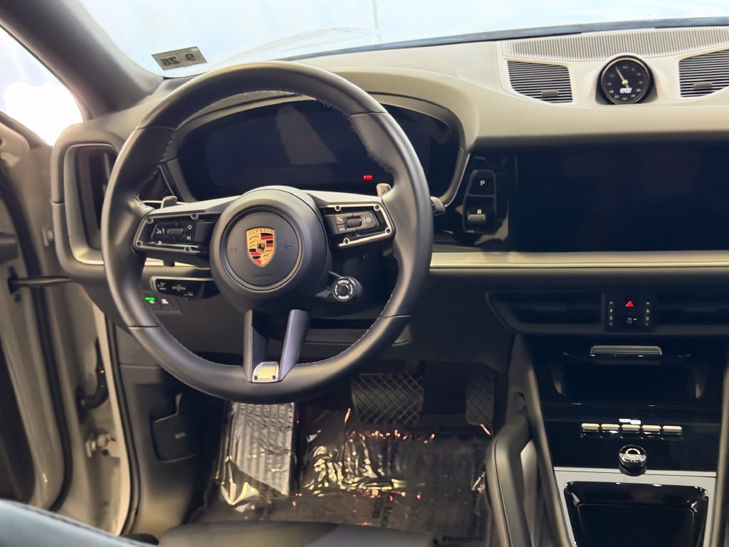 Certified 2024 Porsche Cayenne Coupe AWD/4WD image 20