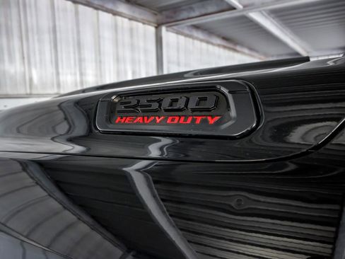 Used 2019 RAM 2500 Laramie w/ Black Appearance Package AWD/4WD image 53