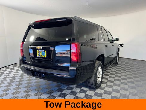 Used 2017 Chevrolet Suburban LT image 7