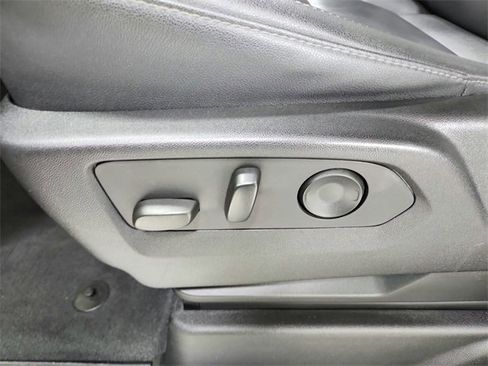 Used 2024 Chevrolet Suburban LT w/ Luxury Package image 20