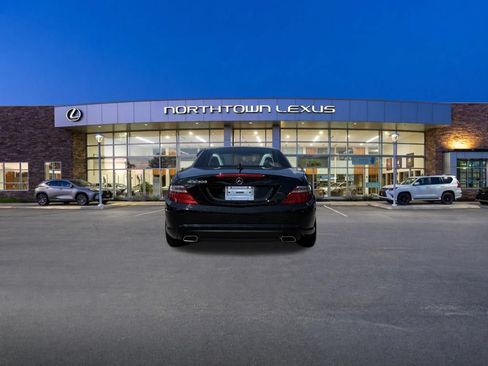 Used 2016 Mercedes-Benz SLK 300 image 18