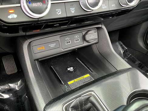 Used 2022 Honda Civic Touring image 15