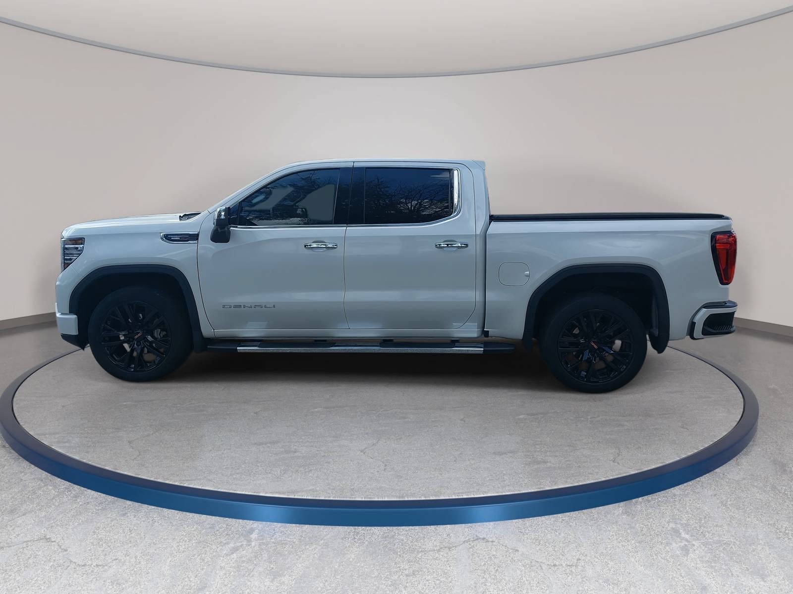 Used 2023 GMC Sierra 1500 Denali w/ Denali Carbonpro Edition AWD/4WD image 8