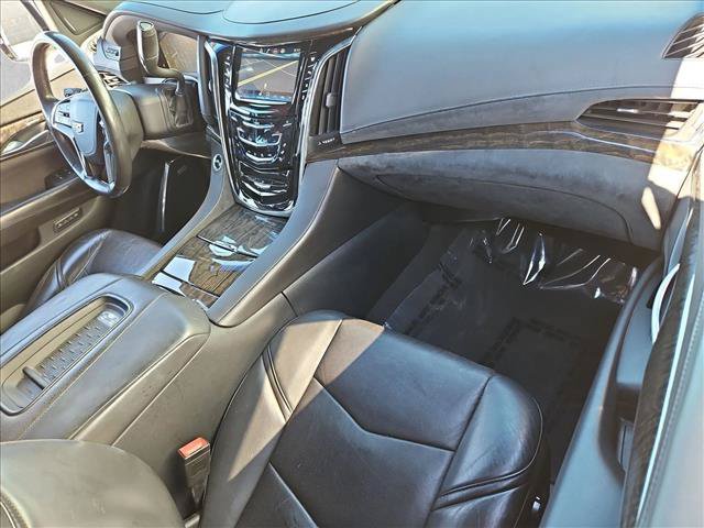 Used 2015 Cadillac Escalade Platinum AWD/4WD image 24