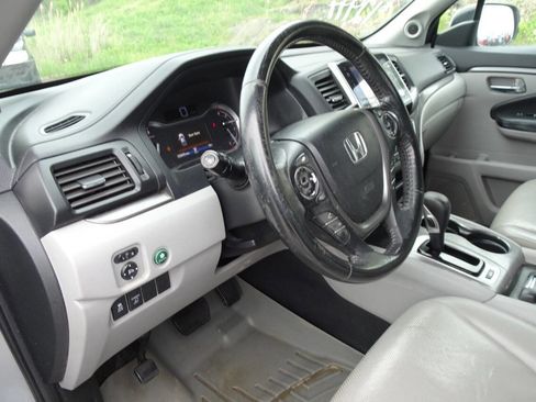 Used 2017 Honda Ridgeline RTL-T image 16