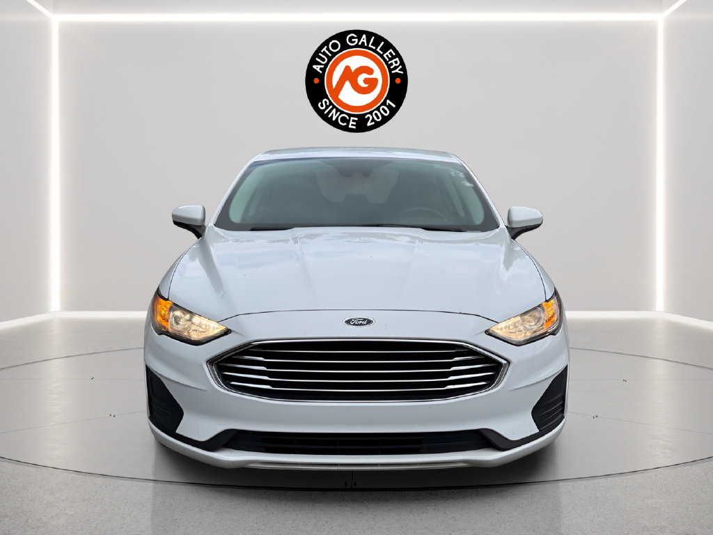 Used 2019 Ford Fusion SE FWD image 2