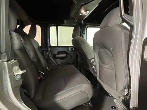 Used 2023 Jeep Wrangler Unlimited Rubicon 4xe AWD/4WD image 28