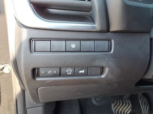 Used 2024 Nissan Rogue SV image 7