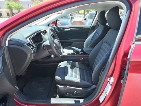 Used 2016 Ford Fusion SE image 7